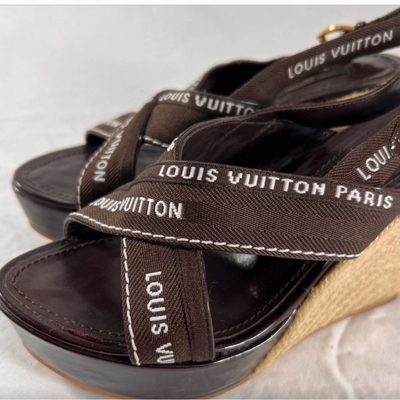 LOUIS VUITTON Brown Patent Leather Wedge Platform Sandals Made in Spain 38 8US - Picture 5 of 13
